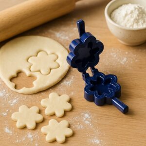 1 Pc Assorted Shape Plastic Snack Mould (Mix Design / 1 Pc) 1 Pc Assorted Shape Plastic Snack Mould (Mix Design / 1 Pc)