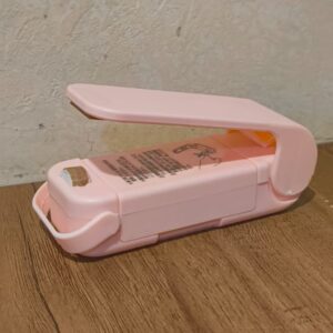 Mini Plastic Bag Sealer ÃÂ¢ÃÂÃÂ Portable Heat Sealing Machine (Battery Operated / 1 Pc)