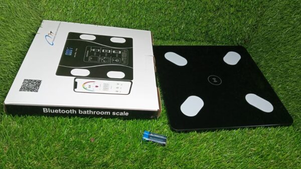 Digital smart scale for comprehensive body metrics