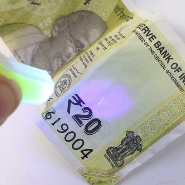 Mini LED Keychain UV Light with Blue Light (1 Pc) Mini LED Keychain UV Light with Blue Light (1 Pc)