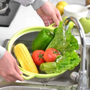 Stainless Steel Colander with Handle – Large Metal Mesh Basket Strainer (1 pc) Stainless Steel Colander with Handle – Large Metal Mesh Basket Strainer (1 pc)