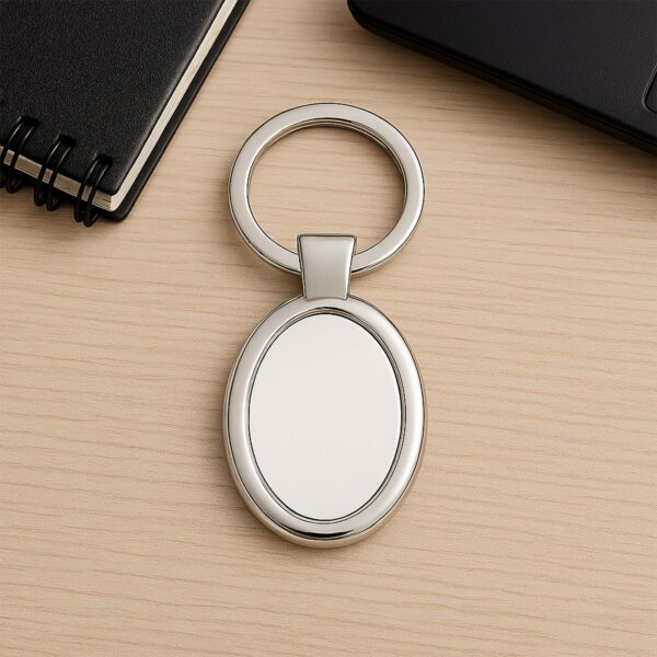 Elegant Oval Shape Metal Keychain for Personal Use Elegant Oval Shape Metal Keychain for Personal Use