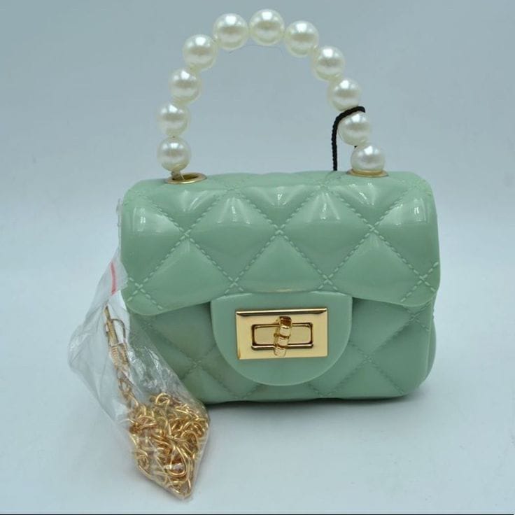 handbags purses & clutches